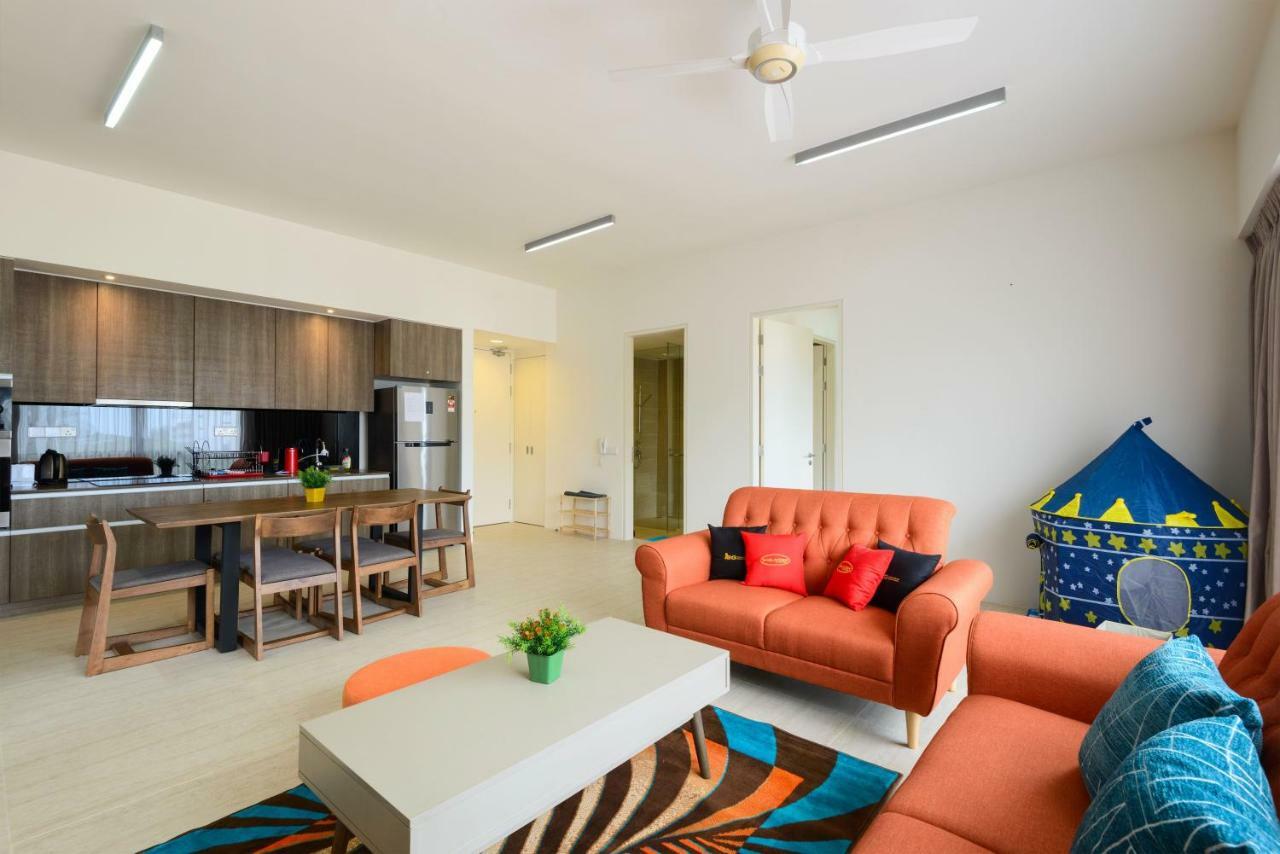 By The Sea Beach Front Apartment Batu Ferringhi Exterior photo